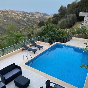 Spacieuse Nicoise Au Calme Avec Piscine Nice